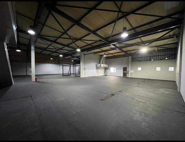 599M² WAREHOUSE TO LET IN LASER PARK